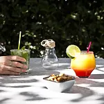 Kyriad Lyon Sud - Genis Laval Hotel