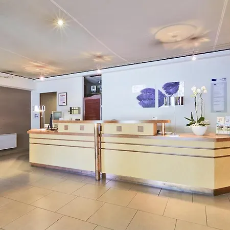 Kyriad Lyon Sud - Genis Laval Hotel