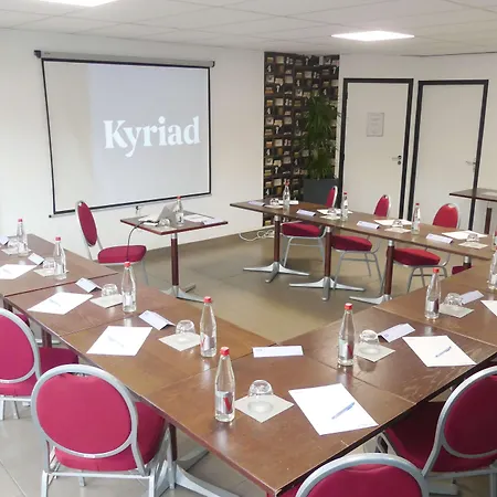 Kyriad Lyon Sud - Genis Laval Hotel 3*