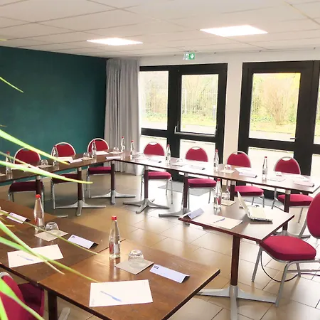 Hotel Kyriad Lyon Sud - Genis Laval 3*