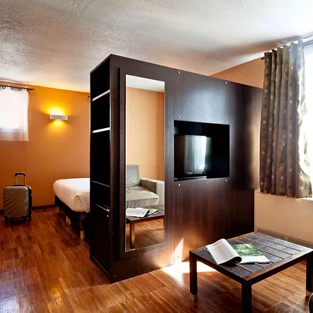 Hotel Kyriad Lyon Sud - Genis Laval