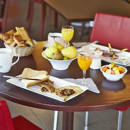 Kyriad Lyon Sud - Genis Laval Hotel 3*