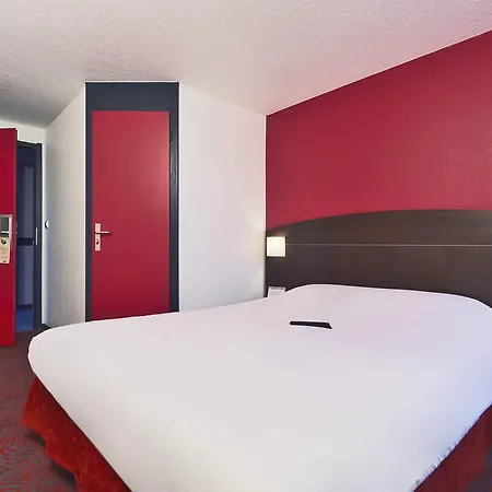 Kyriad Lyon Sud - Genis Laval Hotel 3*