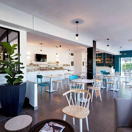 Kyriad Lyon Sud - Genis Laval Hotel 3*