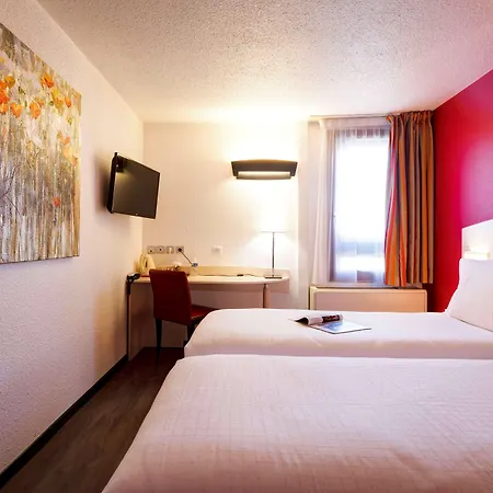 Kyriad Lyon Sud - Genis Laval Hotel 3*