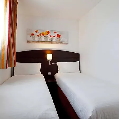 Hotel Kyriad Lyon Sud - Genis Laval 3*