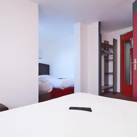 Hotel Kyriad Lyon Sud - Genis Laval Saint-Genis-Laval
