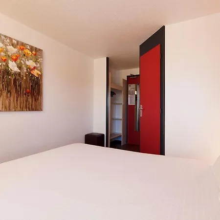 Kyriad Lyon Sud Genis Laval Hotel 3*