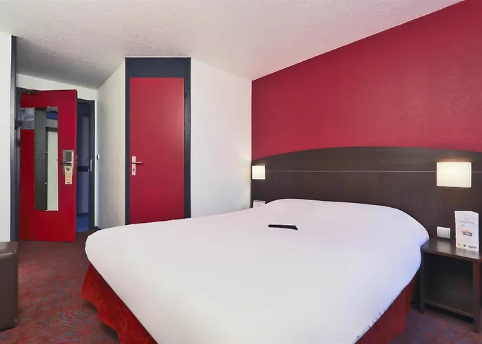 Hotel Kyriad Lyon Sud - Genis Laval 3*